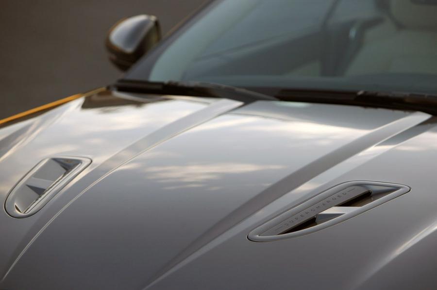  Jaguar XKR Convertible 2011 года  (фото 35 из 42)